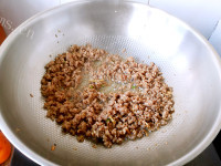 肉末蚬子蒸豆腐做法图解8)
