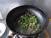 好吃的黑豆豉炒尖椒做法图解7)