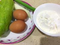 美味的西葫芦鸡蛋早餐煎饼做法图解1)