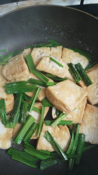 家常菜蒜香豆腐做法图解5)