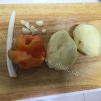 美味的香辣干锅土豆片做法图解1)