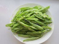家常菜四季豆炒鸡蛋做法图解2)