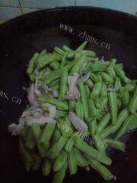 家常菜肉炒扁豆做法图解6)