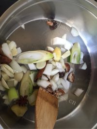 好吃的土豆烧牛肉做法图解11)