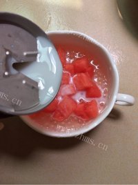 自制西瓜西米露做法图解6)