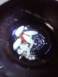 诱人的辣炒花蛤做法图解6)