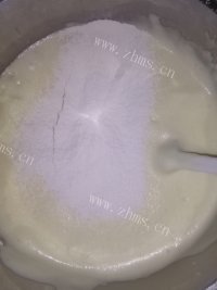 香气浓郁的水果奶油蛋糕做法图解3)
