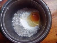 美味的鸡蛋火腿饼做法图解3)