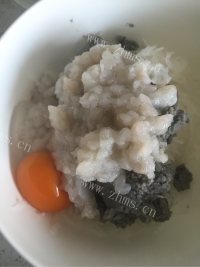 美味的萝卜丝丸子做法图解4)