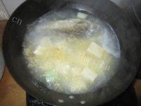 美美厨房之鲫鱼豆腐汤的做法图解六
