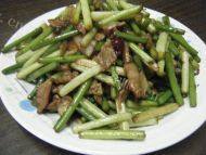 易做的蒜苔炒肉