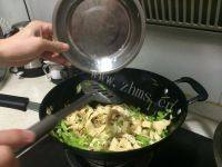 家常菜芹菜炒豆皮做法图解7)