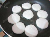 家常菜糖油粑粑做法图解8)