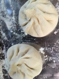 色香味浓的灌汤包做法图解3)