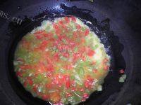 秀色可餐的彩椒炒鸡蛋做法图解8)
