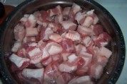 美味的红烧肉炖腐竹做法图解1)