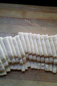 易做的手擀面做法图解9)