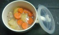 美味的苹果雪梨瘦肉汤