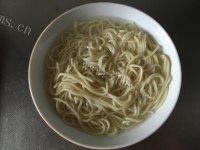 美味的芝麻酱拌面做法图解4)