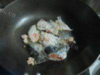 味道不错的糖醋鱼块做法图解4)