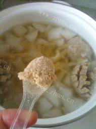 美味的萝卜肉丸汤做法图解5)