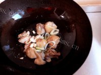 美味的栗子鸡做法图解3)