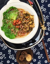 好吃的雪菜肉末味的土豆粉做法图解11)
