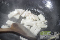 自制小炒农家酸芋荷做法图解3)