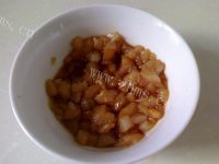 美味的咸鱼鸡粒炒饭做法图解2)