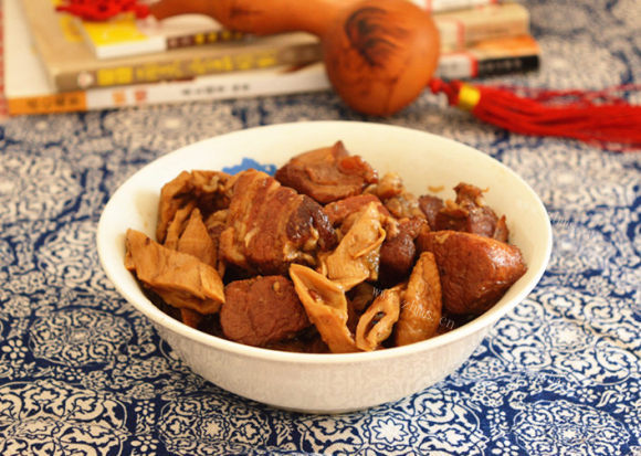 美味的笋干红烧肉