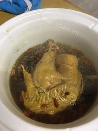 色泽鲜亮的鸡汤做法图解6)