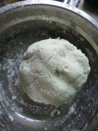 美味的土豆糯米饼做法图解4)