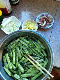 家常炖豆角做法图解1)