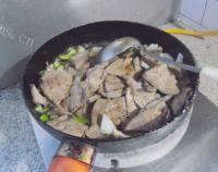 回味无穷的酱爆猪肝做法图解10)