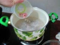美味的芥菜咸蛋汤做法图解4)