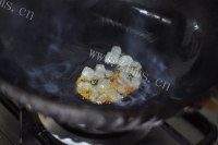 好吃的拆骨肉焖栗子做法图解6)