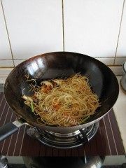 美味的三鲜炒面