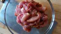 家常菜杏鲍菇炒肉丝做法图解3)