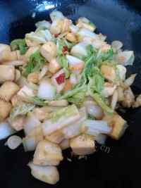 家常菜白菜炒豆腐做法图解9)