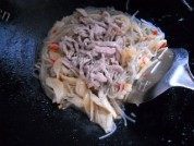 泡菜苕粉肉丝做法图解9)