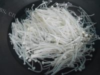 美味的金针菇鱼丸汤做法图解2)