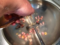 美味的巍山豆焖饭做法图解4)