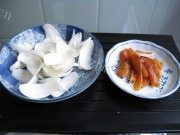 冰糖百合蓮子柿饼做法图解2)