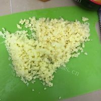 喷香的土豆鸡蛋饼做法图解1)
