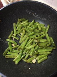 家常菜蒜蓉炒豆角做法图解3)