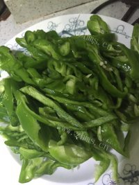 色香味俱全的青椒炒鸡蛋做法图解1)