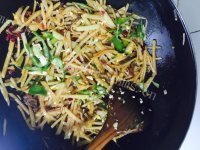 诱人的醋溜土豆丝做法图解7)