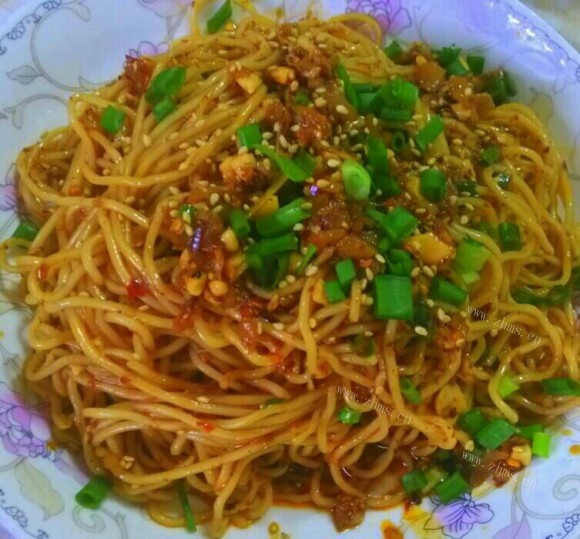 香气浓郁的凉拌面