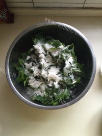 美味营养的蒸芹菜叶做法图解2)