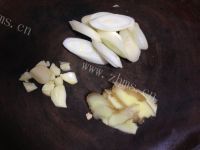 松嫩的香菇卤肉饭做法图解4)